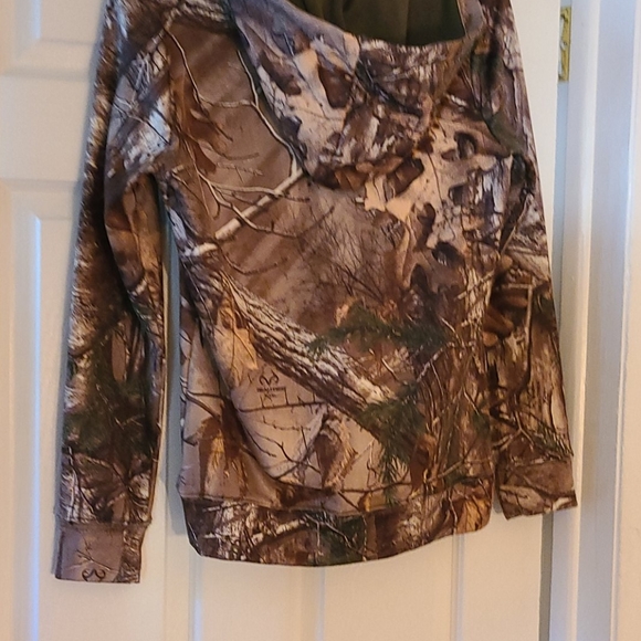 Clothes - Picture 2 of 2